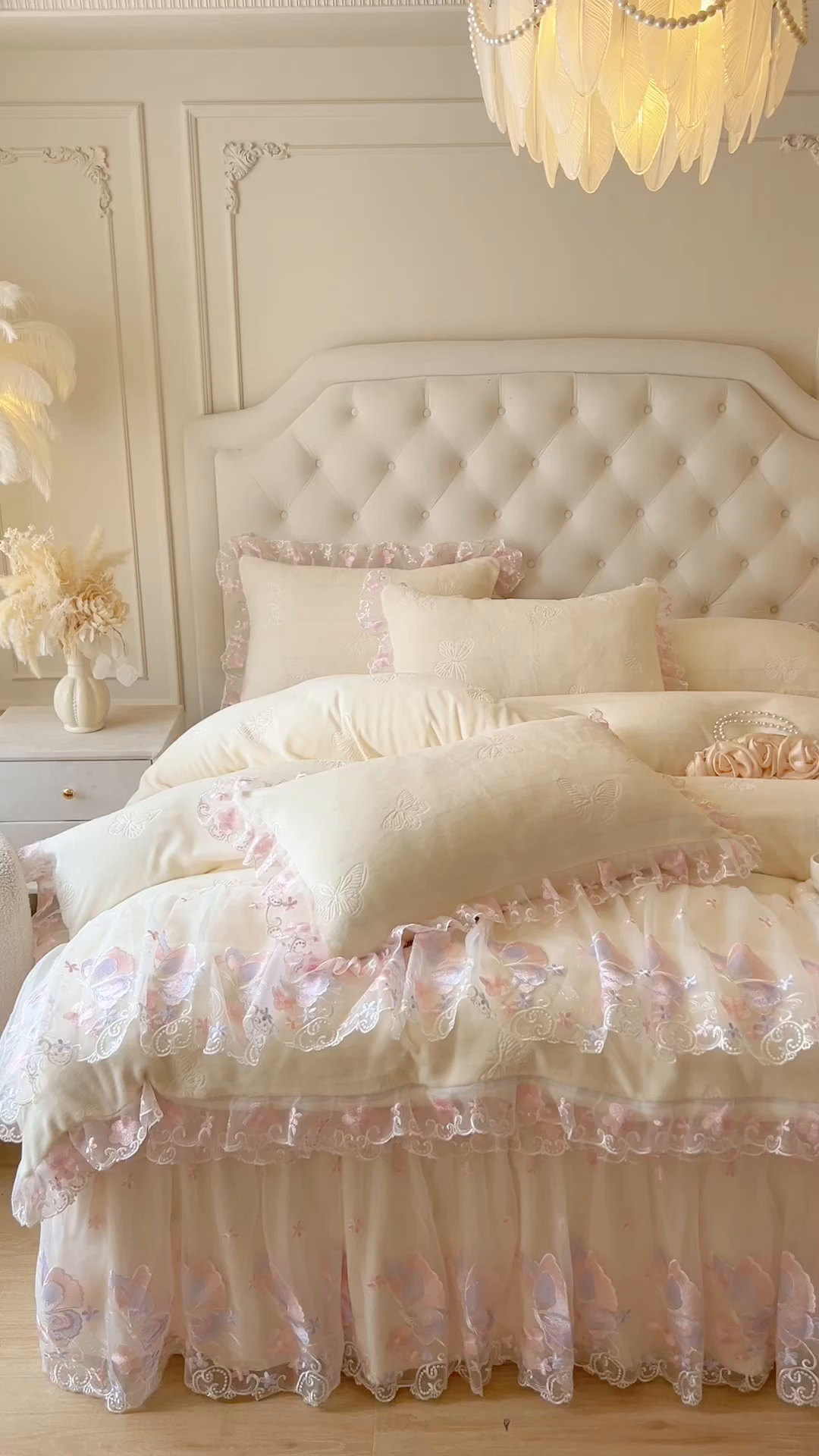 91家纺网 家纺一手货源 找家纺 网红馆（ck家纺） 2025新款牛奶绒刺绣四件套-蝴蝶纷飞系列 蝴蝶纷飞-米