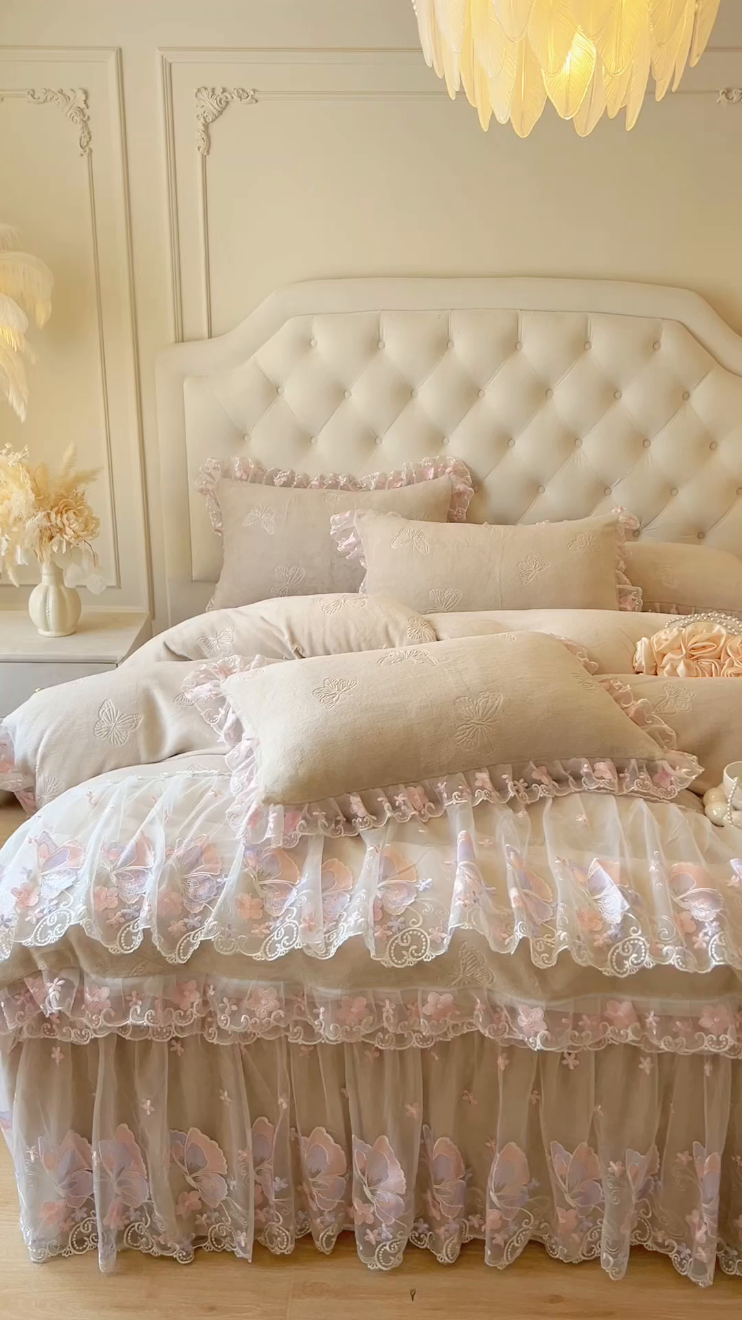 91家纺网 家纺一手货源 找家纺 网红馆（ck家纺） 2025新款牛奶绒刺绣四件套-蝴蝶纷飞系列 蝴蝶纷飞-咖