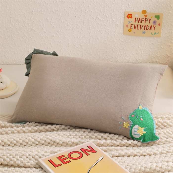 91家纺网 家纺一手货源 找家纺 大熊枕芯 2025新款水洗棉全棉刺绣儿童枕枕头枕芯 咖色-恐龙