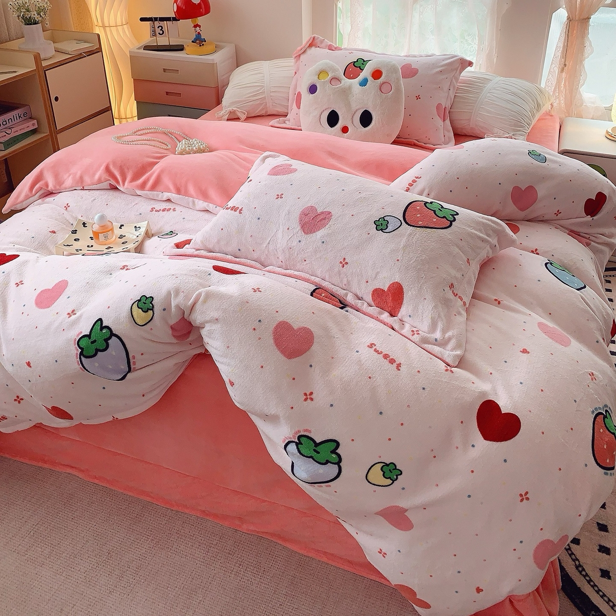 91家纺网 家纺一手货源 找家纺 （总）奈萝家纺 2025新款加厚小清新印花牛奶绒三件套四件套