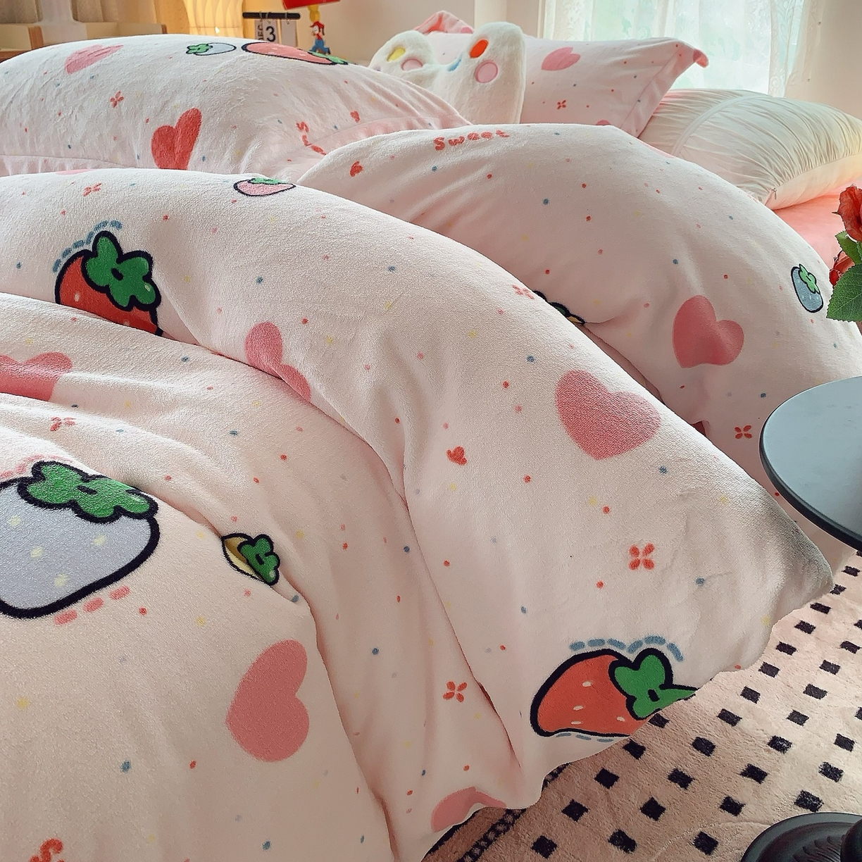 91家纺网 家纺一手货源 找家纺 （总）奈萝家纺 2025新款加厚小清新印花牛奶绒三件套四件套