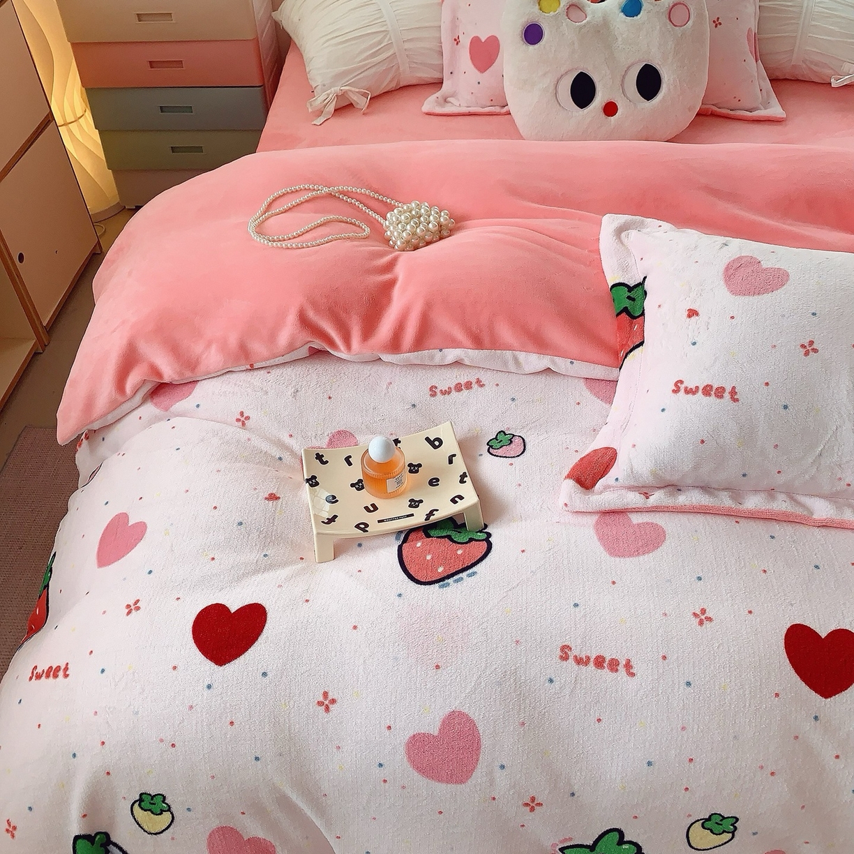 91家纺网 家纺一手货源 找家纺 （总）奈萝家纺 2025新款加厚小清新印花牛奶绒三件套四件套