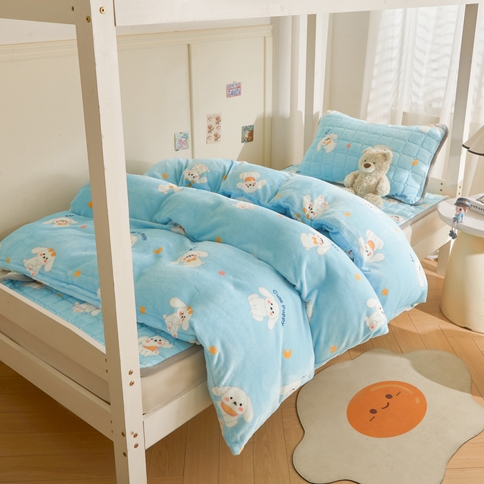 91家纺网 家纺一手货源 找家纺 雅萱家纺 2025新款牛奶绒学生床垫三件套 牛奶绒床垫三件套-大耳狗狗