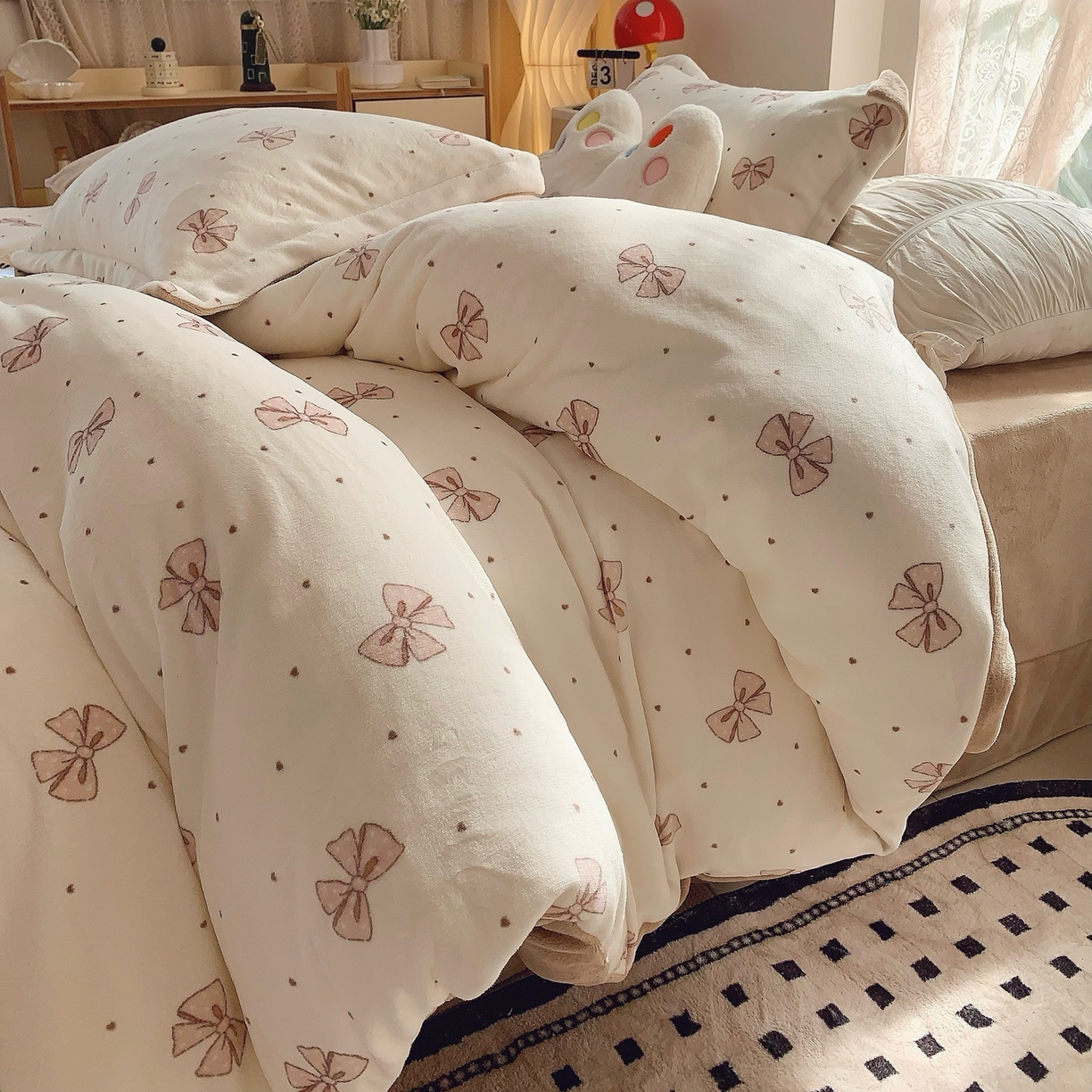 91家纺网 家纺一手货源 找家纺 （总）奈萝家纺 2025新款加厚小清新印花牛奶绒三件套四件套