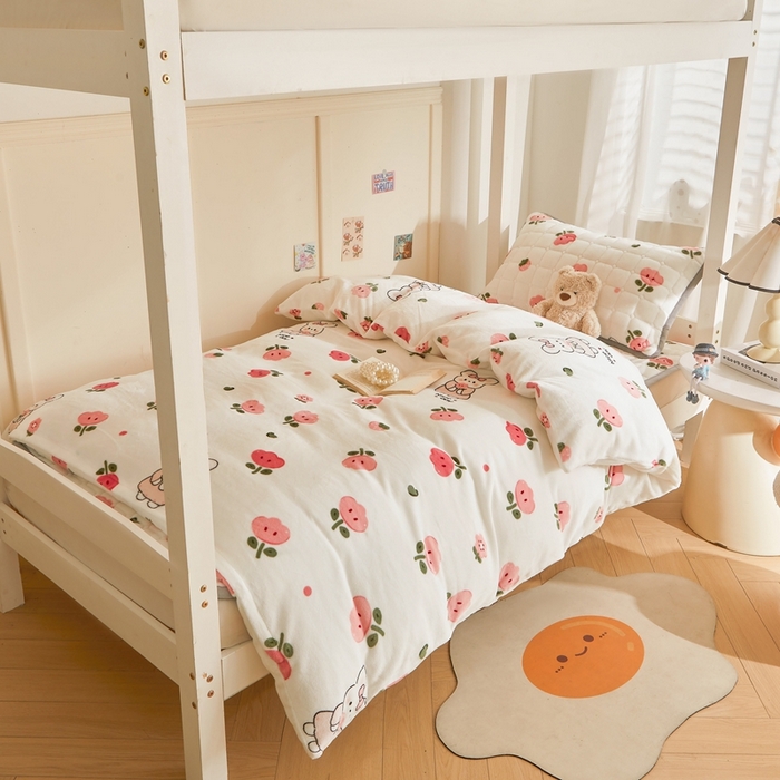 91家纺网 家纺一手货源 找家纺 雅萱家纺 2025新款牛奶绒学生床垫三件套 牛奶绒床垫三件套-花间兔