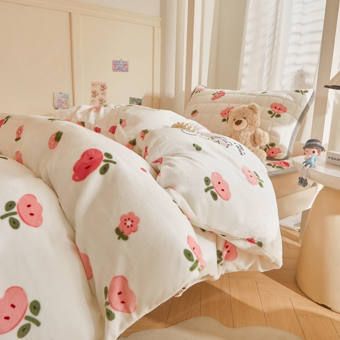 91家纺网 家纺一手货源 找家纺 雅萱家纺 2025新款牛奶绒学生床垫三件套 牛奶绒床垫三件套-花间兔