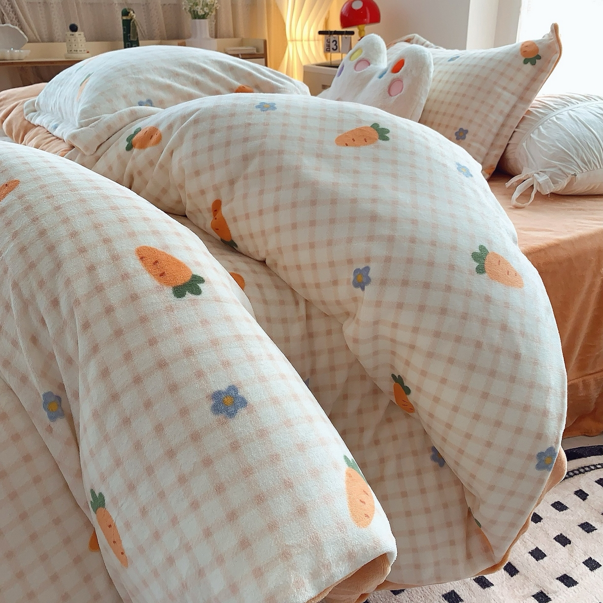 91家纺网 家纺一手货源 找家纺 （总）奈萝家纺 2025新款加厚小清新印花牛奶绒三件套四件套