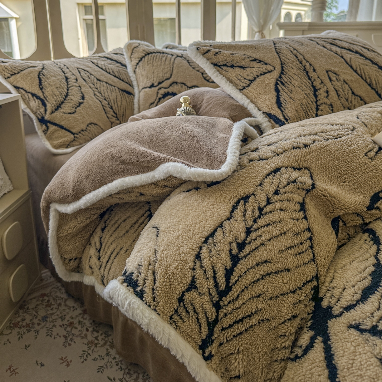 91家纺网 家纺一手货源 找家纺 新印象 2025新款阳离子绒牛奶绒保暖四件套 包边款阳离子绒 -樊林驼