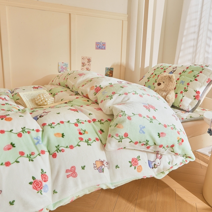 91家纺网 家纺一手货源 找家纺 雅萱家纺 2025新款牛奶绒学生床垫三件套 牛奶绒床垫三件套-花田小兔