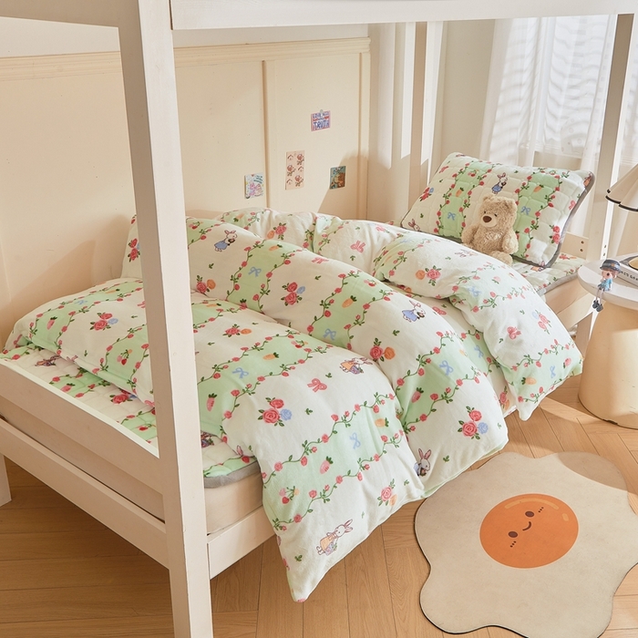 91家纺网 家纺一手货源 找家纺 雅萱家纺 2025新款牛奶绒学生床垫三件套 牛奶绒床垫三件套-花田小兔