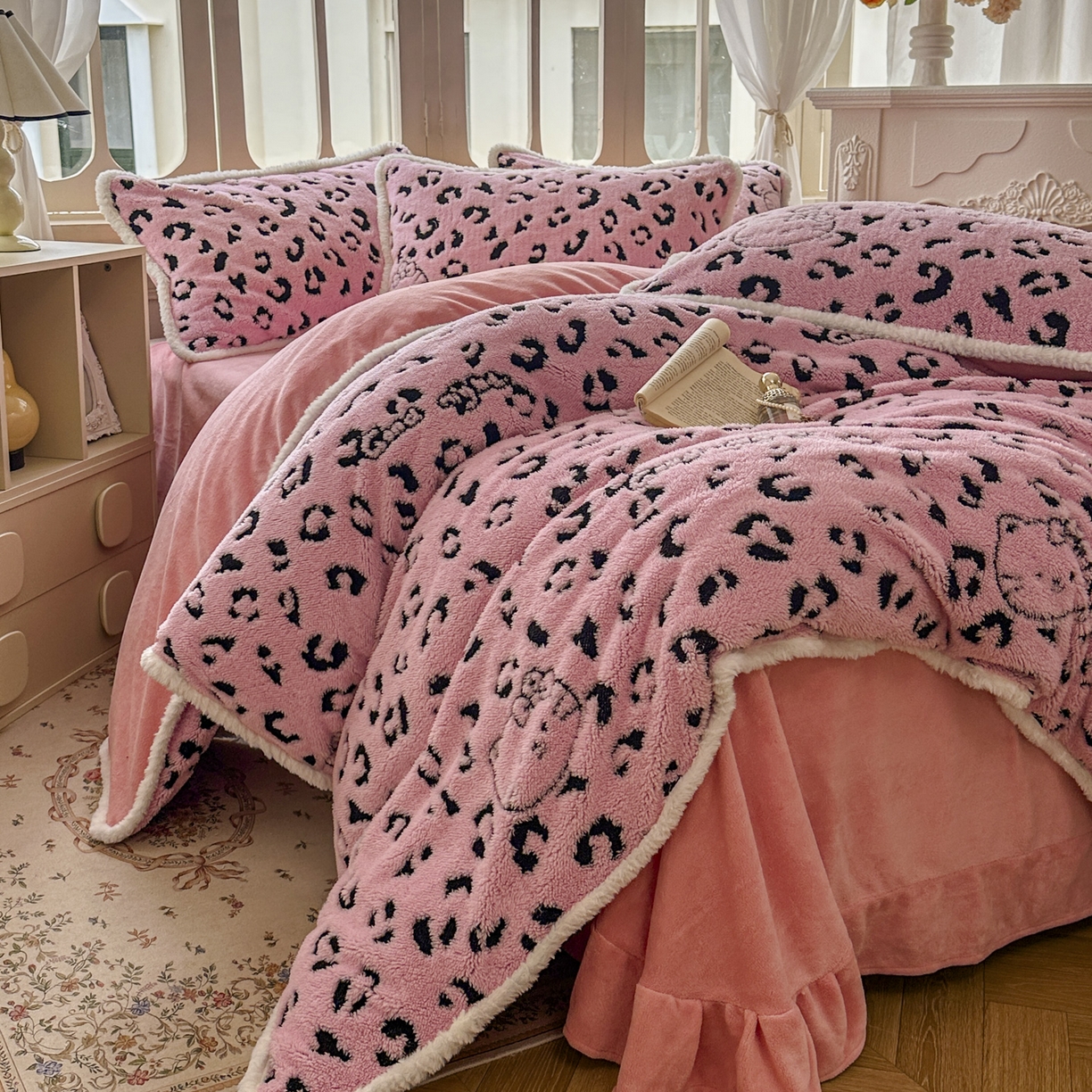 91家纺网 家纺一手货源 找家纺 新印象 2025新款阳离子绒牛奶绒保暖四件套 包边款阳离子绒-斑豹粉
