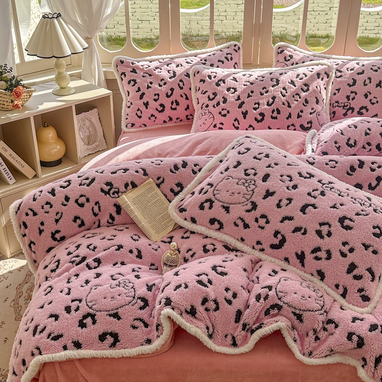 91家纺网 家纺一手货源 找家纺 新印象 2025新款阳离子绒牛奶绒保暖四件套 包边款阳离子绒-斑豹粉