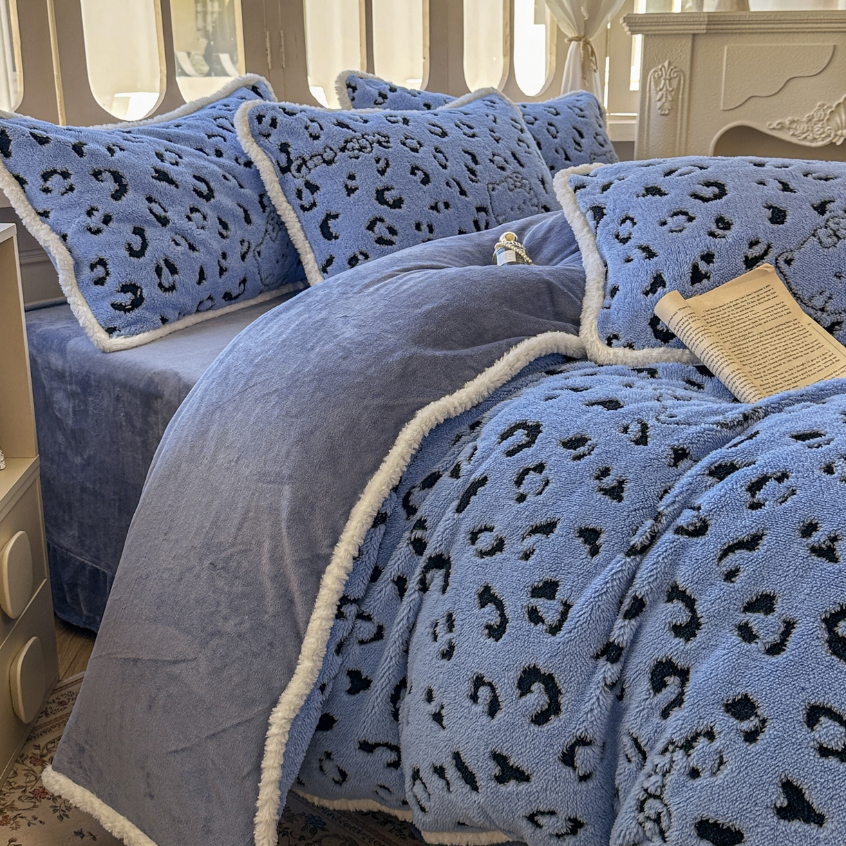 91家纺网 家纺一手货源 找家纺 新印象 2025新款阳离子绒牛奶绒保暖四件套 包边款阳离子绒-斑豹蓝