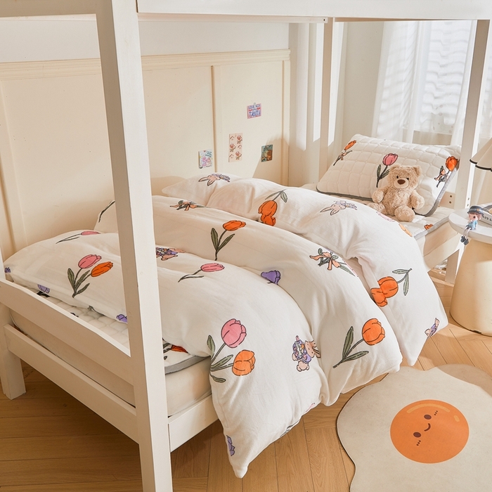 91家纺网 家纺一手货源 找家纺 雅萱家纺 2025新款牛奶绒学生床垫三件套 牛奶绒床垫三件套-花园兔