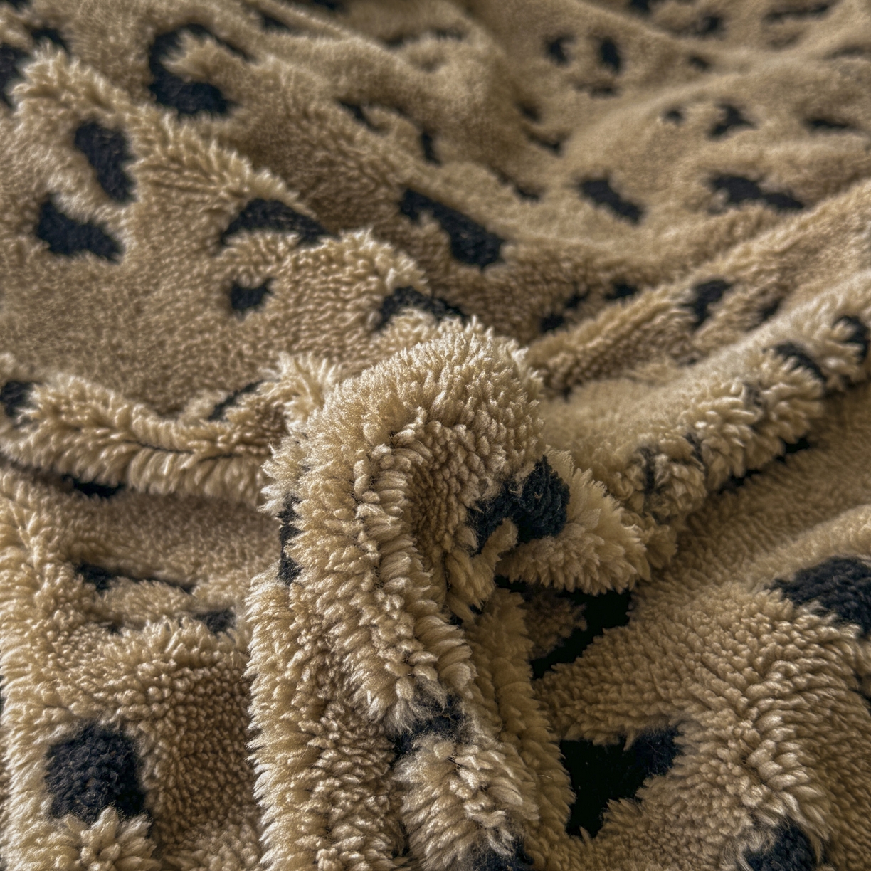 91家纺网 家纺一手货源 找家纺 新印象 2025新款阳离子绒牛奶绒保暖四件套 包边款阳离子绒-斑豹驼