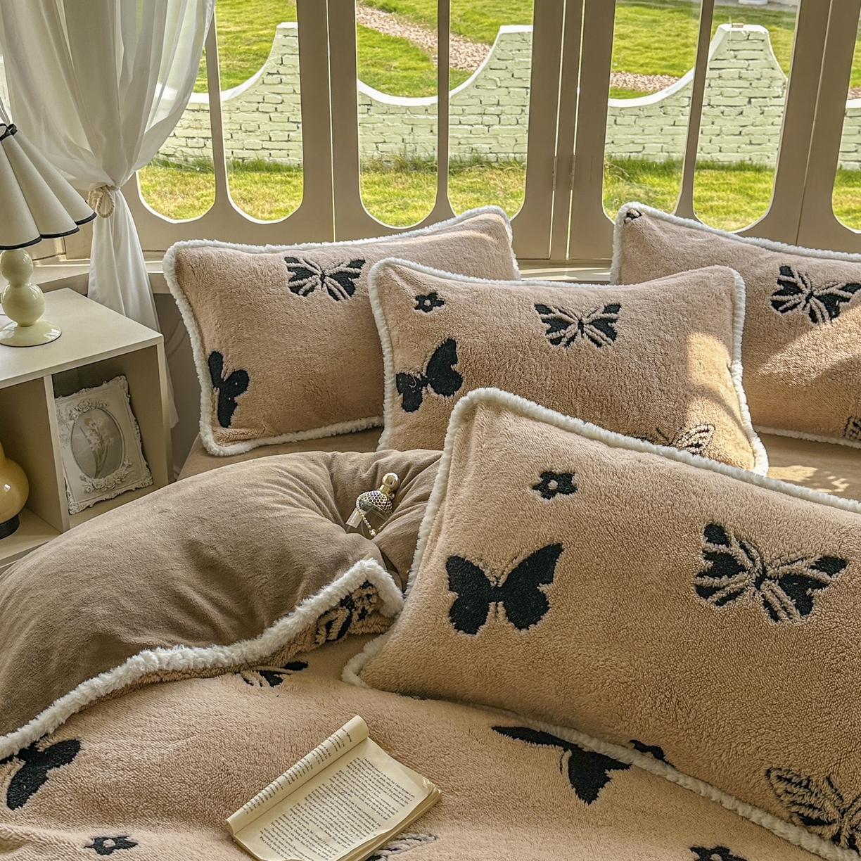 91家纺网 家纺一手货源 找家纺 新印象 2025新款阳离子绒牛奶绒保暖四件套 包边款阳离子绒-蝶季