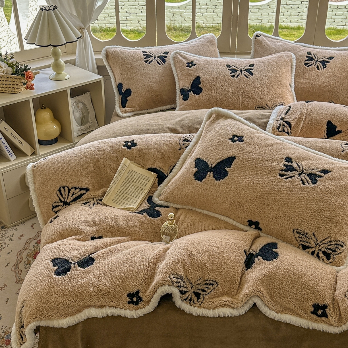 91家纺网 家纺一手货源 找家纺 新印象 2025新款阳离子绒牛奶绒保暖四件套 包边款阳离子绒-蝶季