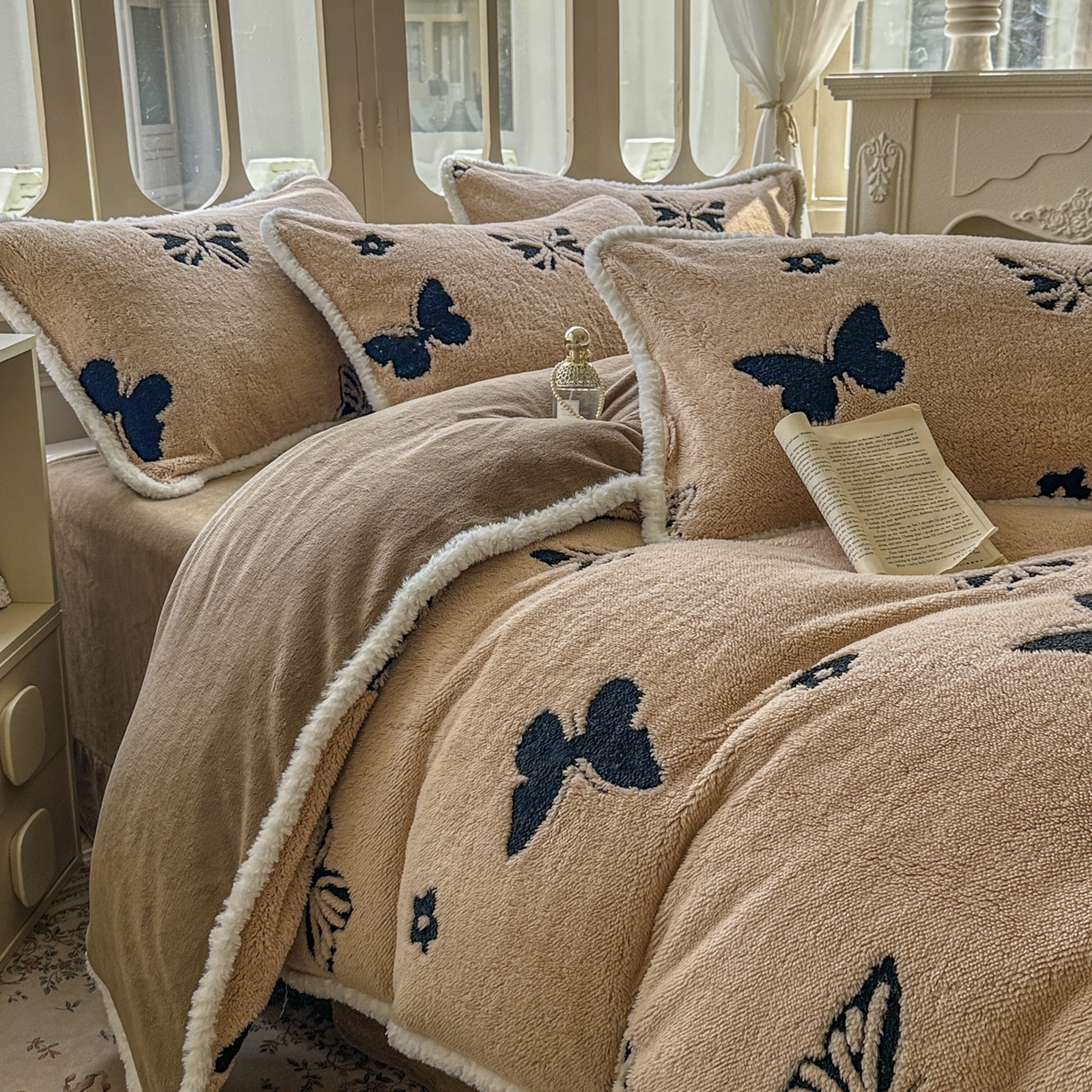 91家纺网 家纺一手货源 找家纺 新印象 2025新款阳离子绒牛奶绒保暖四件套 包边款阳离子绒-蝶季