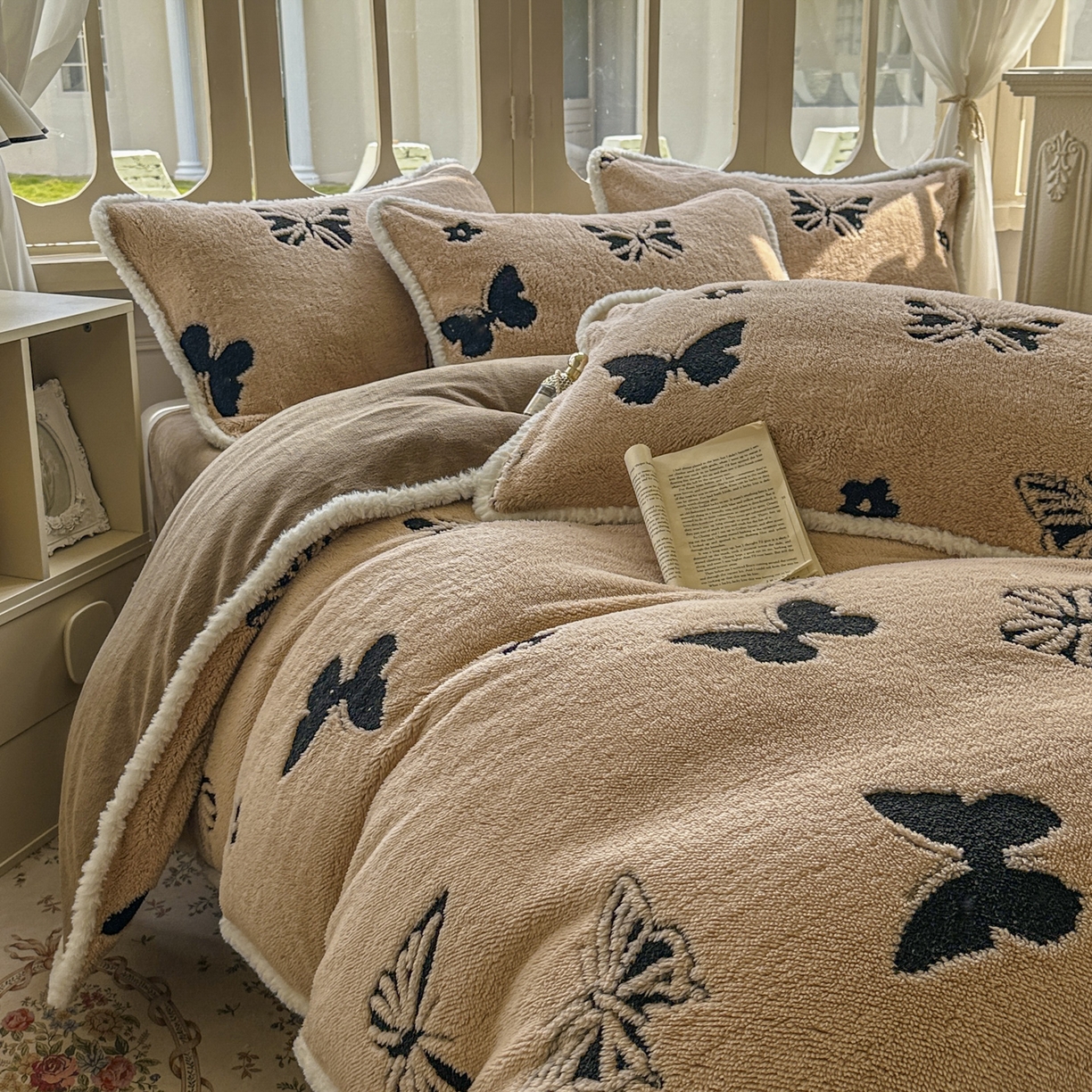 91家纺网 家纺一手货源 找家纺 新印象 2025新款阳离子绒牛奶绒保暖四件套 包边款阳离子绒-蝶季