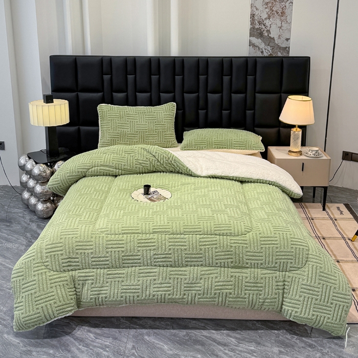 91家纺网 家纺一手货源 找家纺 蓝冰家纺 2025新款塔芙绒提花冬被被子被芯 草绿色