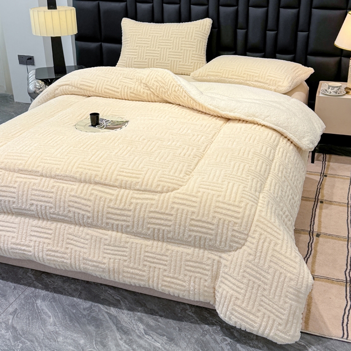 91家纺网 家纺一手货源 找家纺 蓝冰家纺 2025新款塔芙绒提花冬被被子被芯 米白色