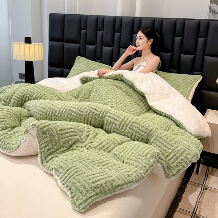 91家纺网 家纺一手货源 找家纺 蓝冰家纺 2025新款塔芙绒提花冬被被子被芯 草绿色
