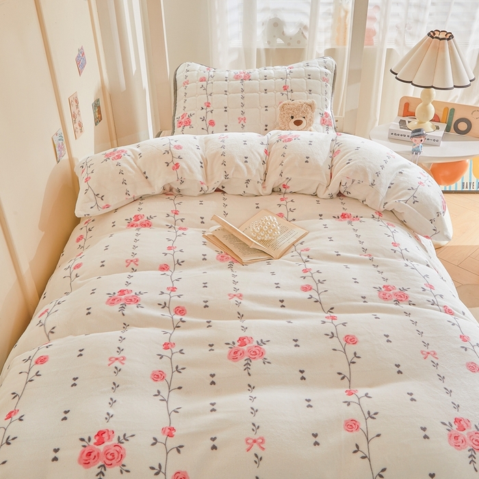 91家纺网 家纺一手货源 找家纺 雅萱家纺 2025新款牛奶绒学生床垫三件套 牛奶绒床垫三件套-花枝曼舞