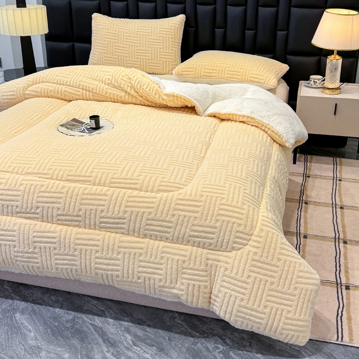 91家纺网 家纺一手货源 找家纺 蓝冰家纺 2025新款塔芙绒提花冬被被子被芯 米黄色