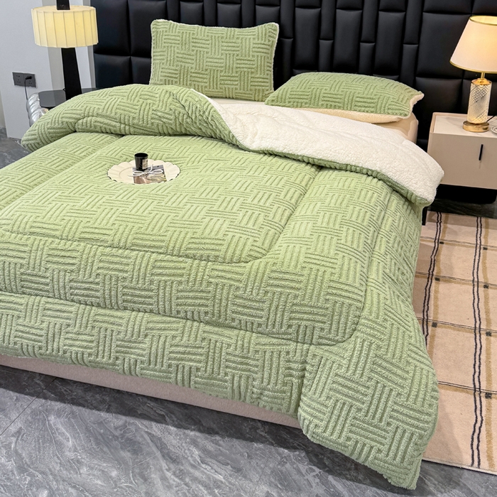 91家纺网 家纺一手货源 找家纺 蓝冰家纺 2025新款塔芙绒提花冬被被子被芯 草绿色