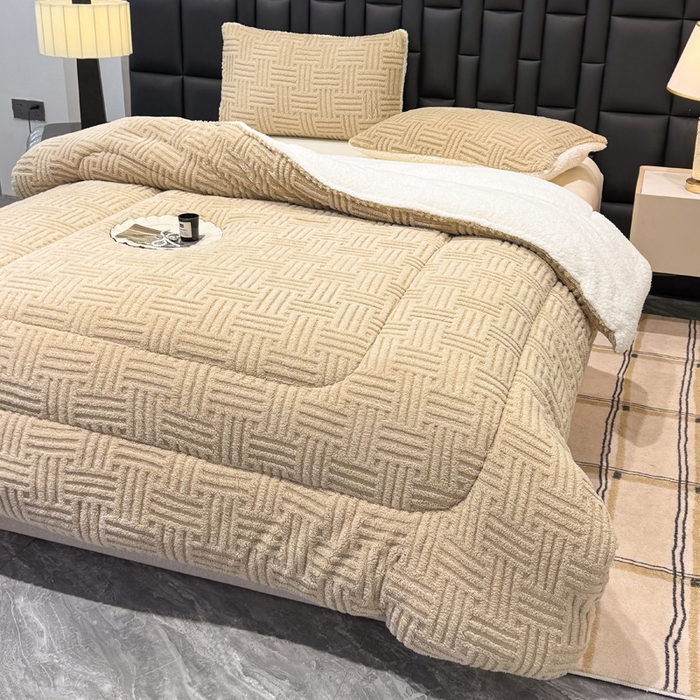 91家纺网 家纺一手货源 找家纺 蓝冰家纺 2025新款塔芙绒提花冬被被子被芯 卡其色