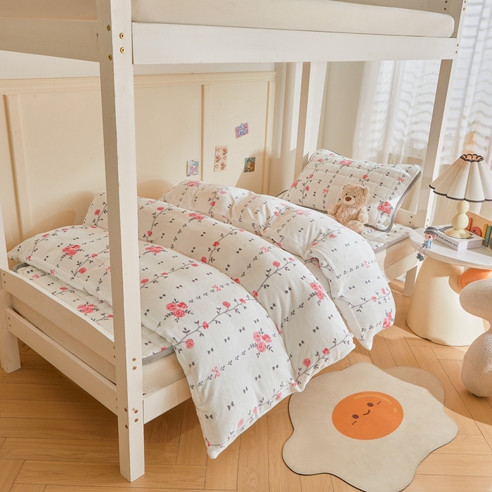 91家纺网 家纺一手货源 找家纺 雅萱家纺 2025新款牛奶绒学生床垫三件套 牛奶绒床垫三件套-花枝曼舞