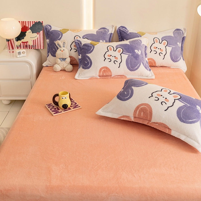 91家纺网 家纺一手货源 找家纺 倾慕家纺 2026新款立体菠萝格印花单枕套 七彩小兔