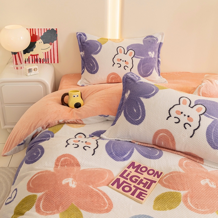 91家纺网 家纺一手货源 找家纺 倾慕家纺 2026新款立体菠萝格印花单枕套 七彩小兔