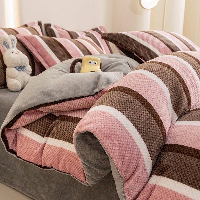 91家纺网 家纺一手货源 找家纺 倾慕家纺 2026新款立体菠萝格印花单枕套 自由粉