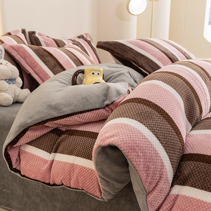 91家纺网 家纺一手货源 找家纺 倾慕家纺 2026新款立体菠萝格印花单枕套 自由粉