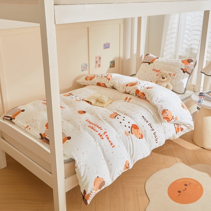 91家纺网 家纺一手货源 找家纺 雅萱家纺 2025新款牛奶绒学生床垫三件套 牛奶绒床垫三件套-滑板狗狗