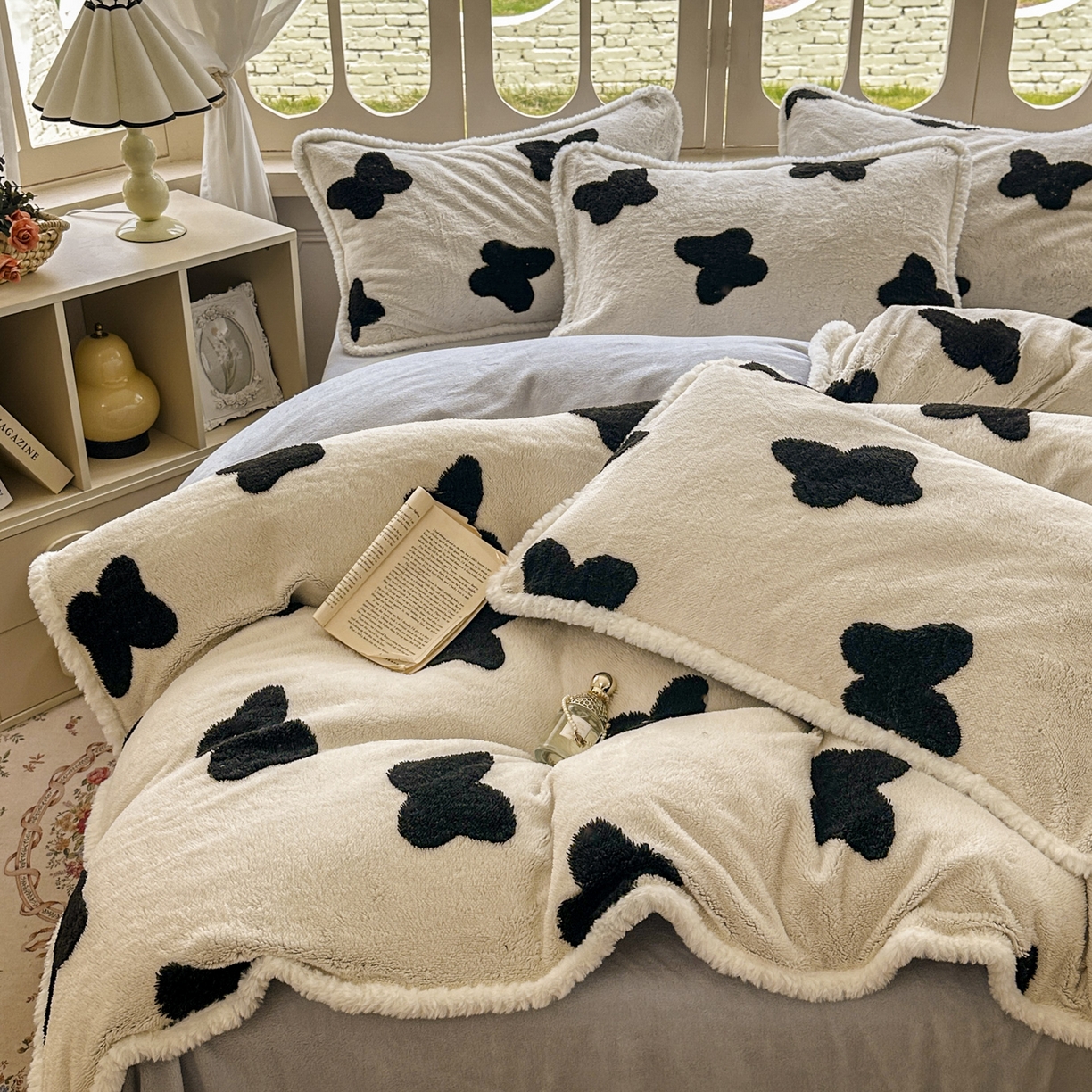 91家纺网 家纺一手货源 找家纺 新印象 2025新款阳离子绒牛奶绒保暖四件套 包边款阳离子绒-琳蝶