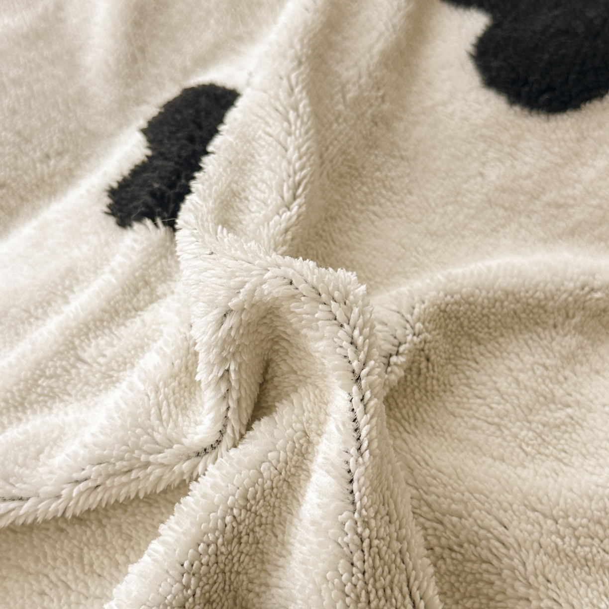 91家纺网 家纺一手货源 找家纺 新印象 2025新款阳离子绒牛奶绒保暖四件套 包边款阳离子绒-琳蝶