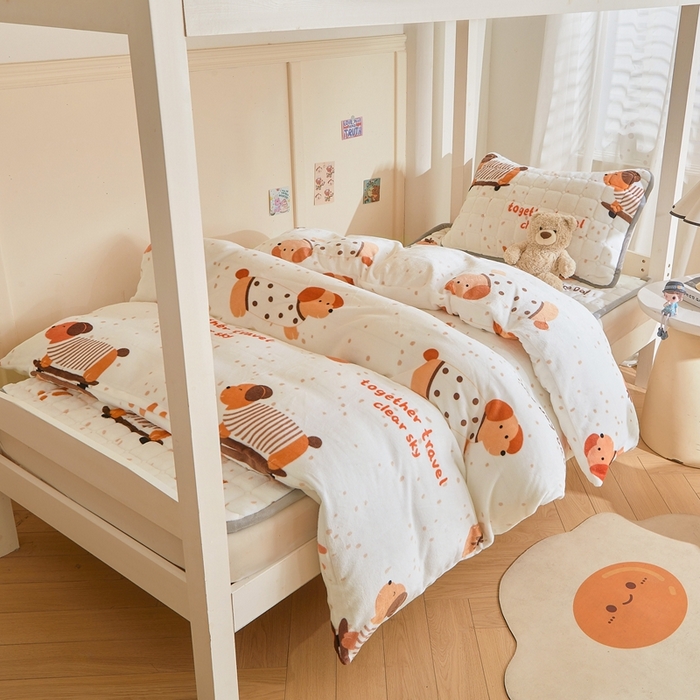 91家纺网 家纺一手货源 找家纺 雅萱家纺 2025新款牛奶绒学生床垫三件套 牛奶绒床垫三件套-滑板狗狗