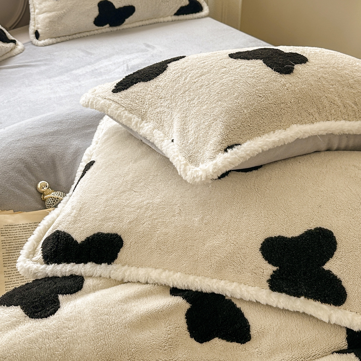 91家纺网 家纺一手货源 找家纺 新印象 2025新款阳离子绒牛奶绒保暖四件套 包边款阳离子绒-琳蝶