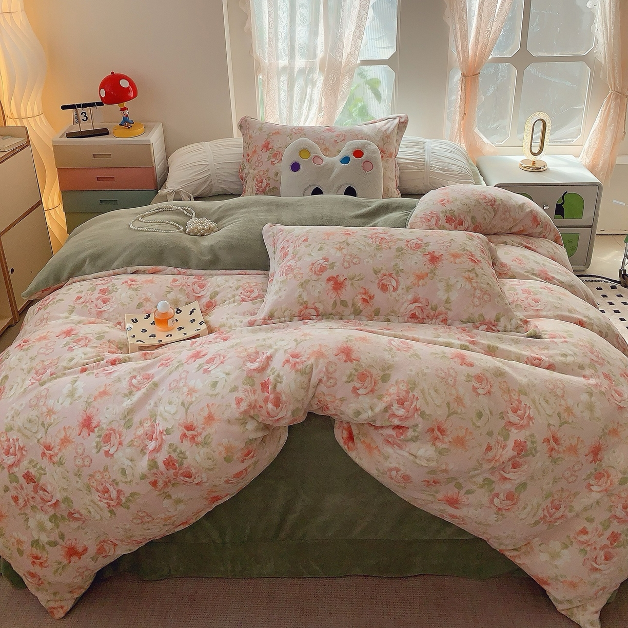 91家纺网 家纺一手货源 找家纺 奈萝家纺 2025新款加厚小清新印花牛奶绒三件套四件套 花舞轻盈