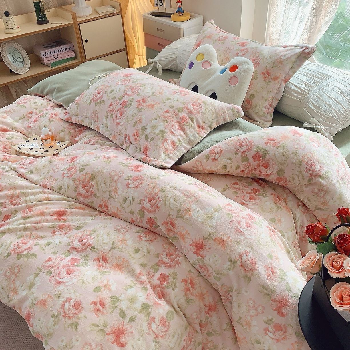 91家纺网 家纺一手货源 找家纺 奈萝家纺 2025新款加厚小清新印花牛奶绒三件套四件套 花舞轻盈