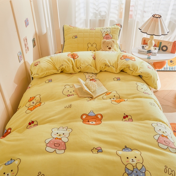 91家纺网 家纺一手货源 找家纺 雅萱家纺 2025新款牛奶绒学生床垫三件套 牛奶绒床垫三件套-可爱小熊