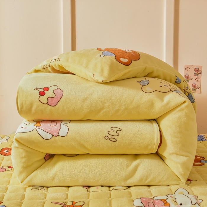 91家纺网 家纺一手货源 找家纺 雅萱家纺 2025新款牛奶绒学生床垫三件套 牛奶绒床垫三件套-可爱小熊