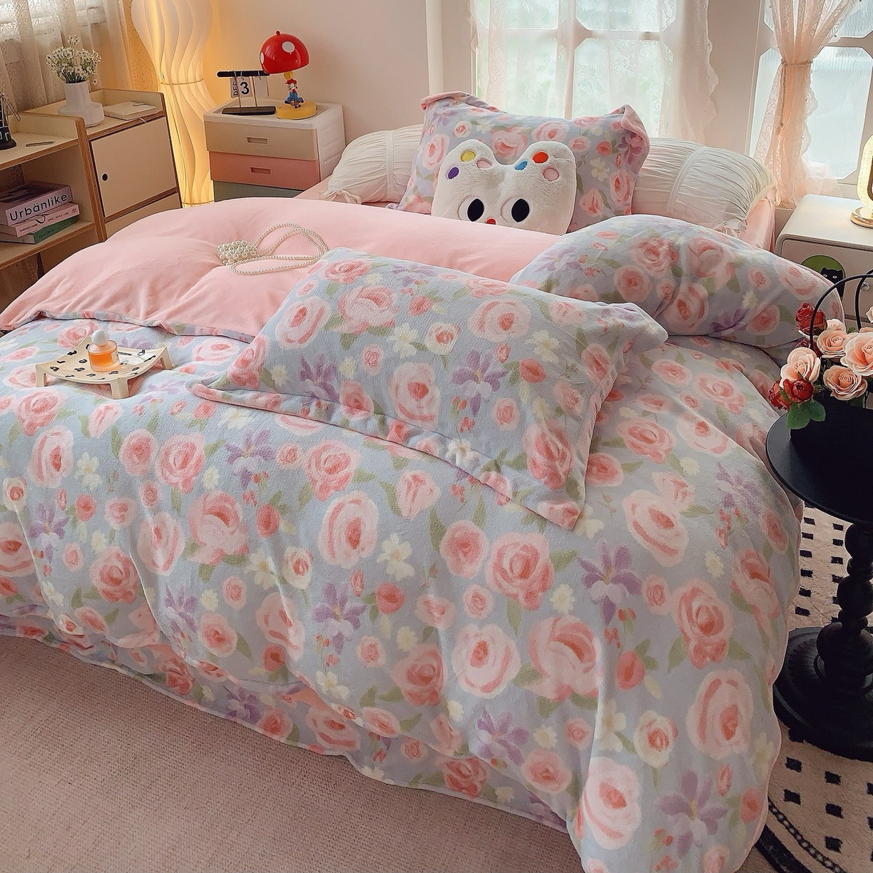 91家纺网 家纺一手货源 找家纺 奈萝家纺 2025新款加厚小清新印花牛奶绒三件套四件套 花漾情缘