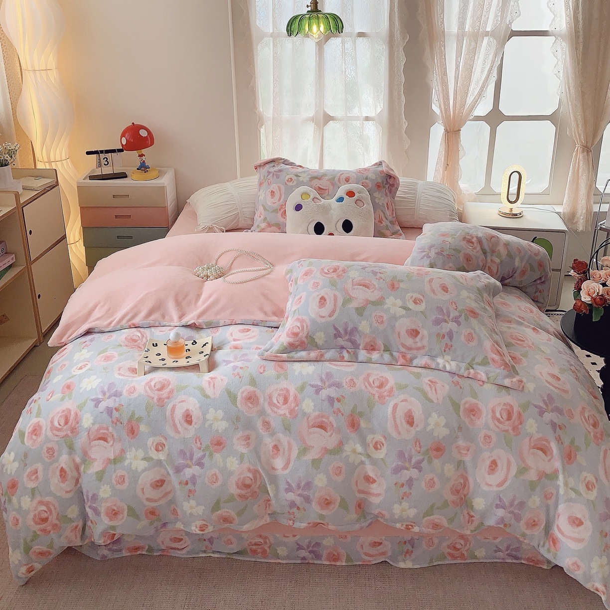 91家纺网 家纺一手货源 找家纺 奈萝家纺 2025新款加厚小清新印花牛奶绒三件套四件套 花漾情缘