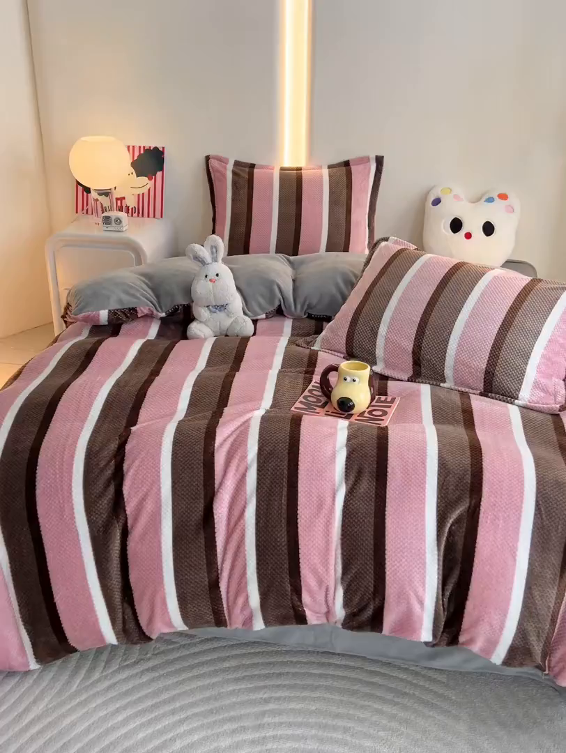 91家纺网 家纺一手货源 找家纺 倾慕家纺 2026新款立体菠萝格印花单枕套 自由粉