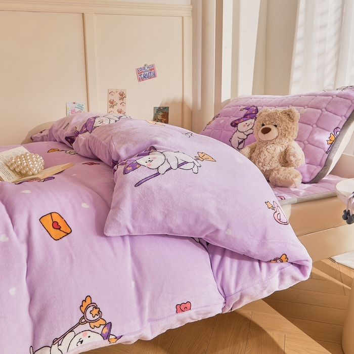 91家纺网 家纺一手货源 找家纺 雅萱家纺 2025新款牛奶绒学生床垫三件套 牛奶绒床垫三件套-魔法小兔