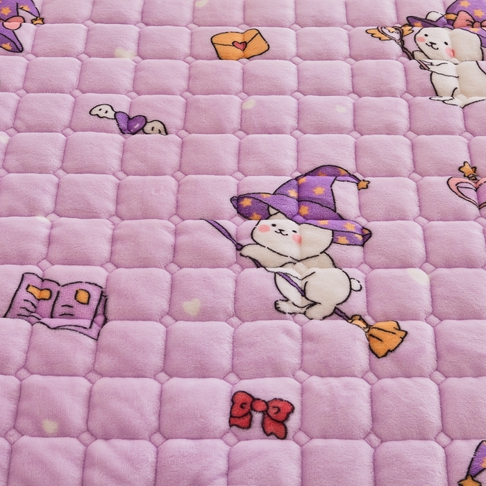 91家纺网 家纺一手货源 找家纺 雅萱家纺 2025新款牛奶绒学生床垫三件套 牛奶绒床垫三件套-魔法小兔