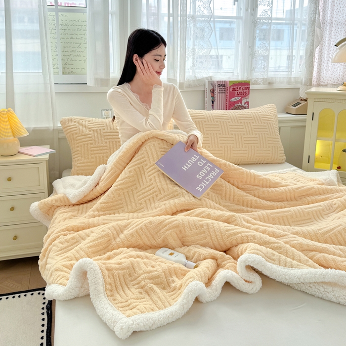 91家纺网 家纺一手货源 找家纺 蓝冰家纺 2025新款塔芙绒提花毛毯 米黄色